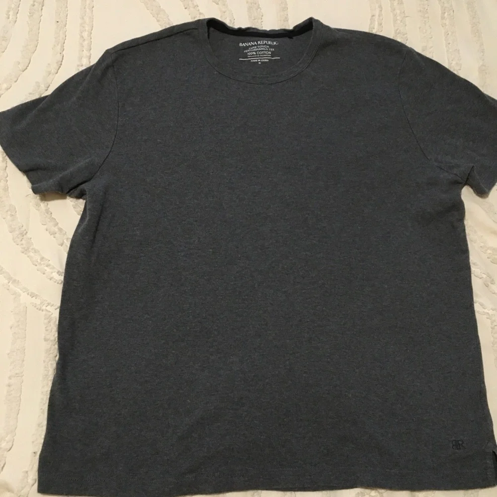 Banana Republic XL Men's Classic Gray T-Shirt